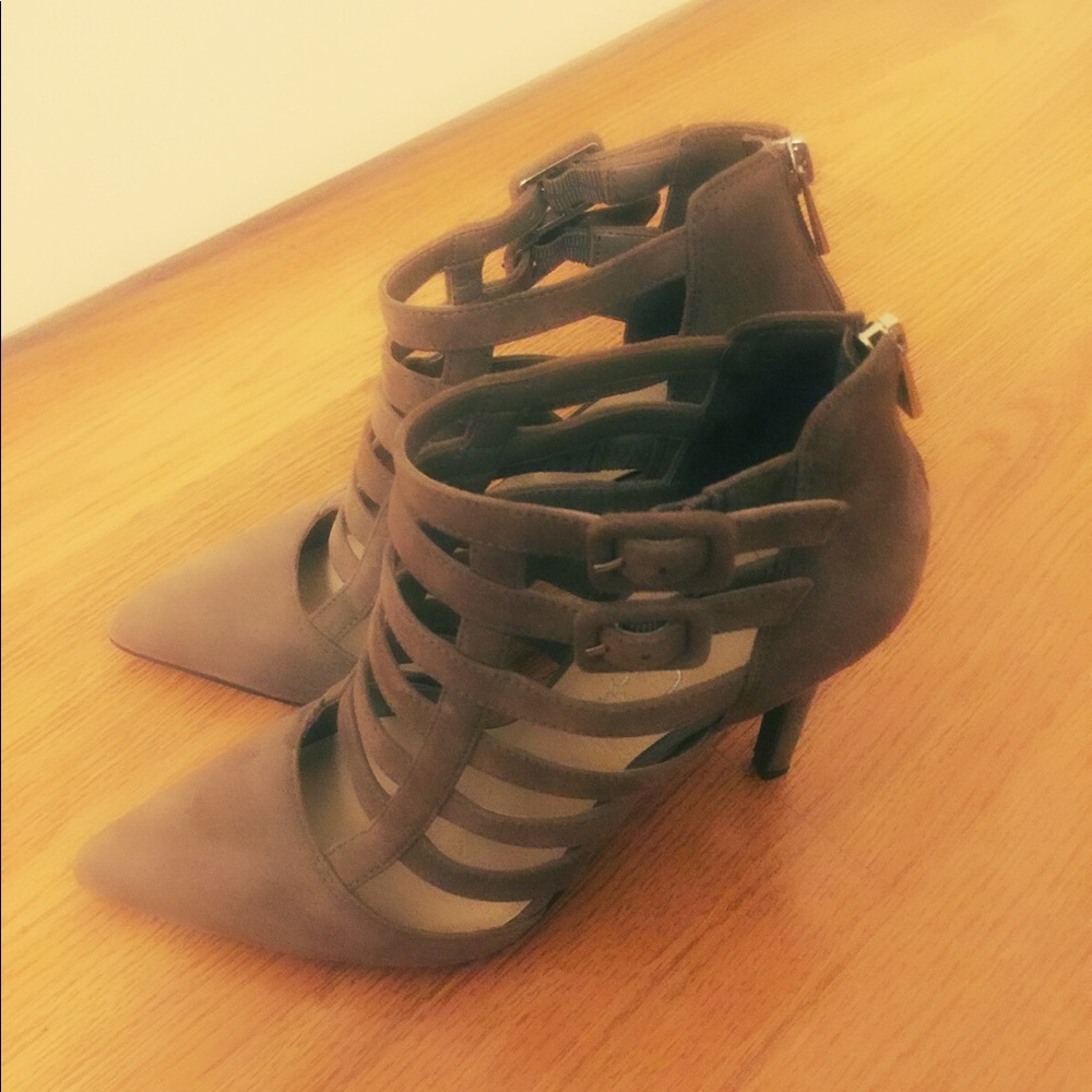 Nude Jessica Simpson heels. Worn once.